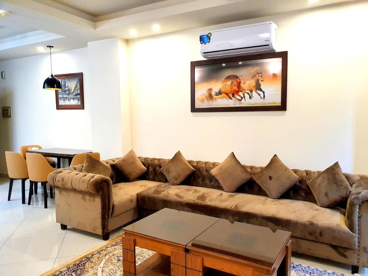 Luxurious Landing Apartments & Suites Bahria Town 라왈핀디 외부 사진