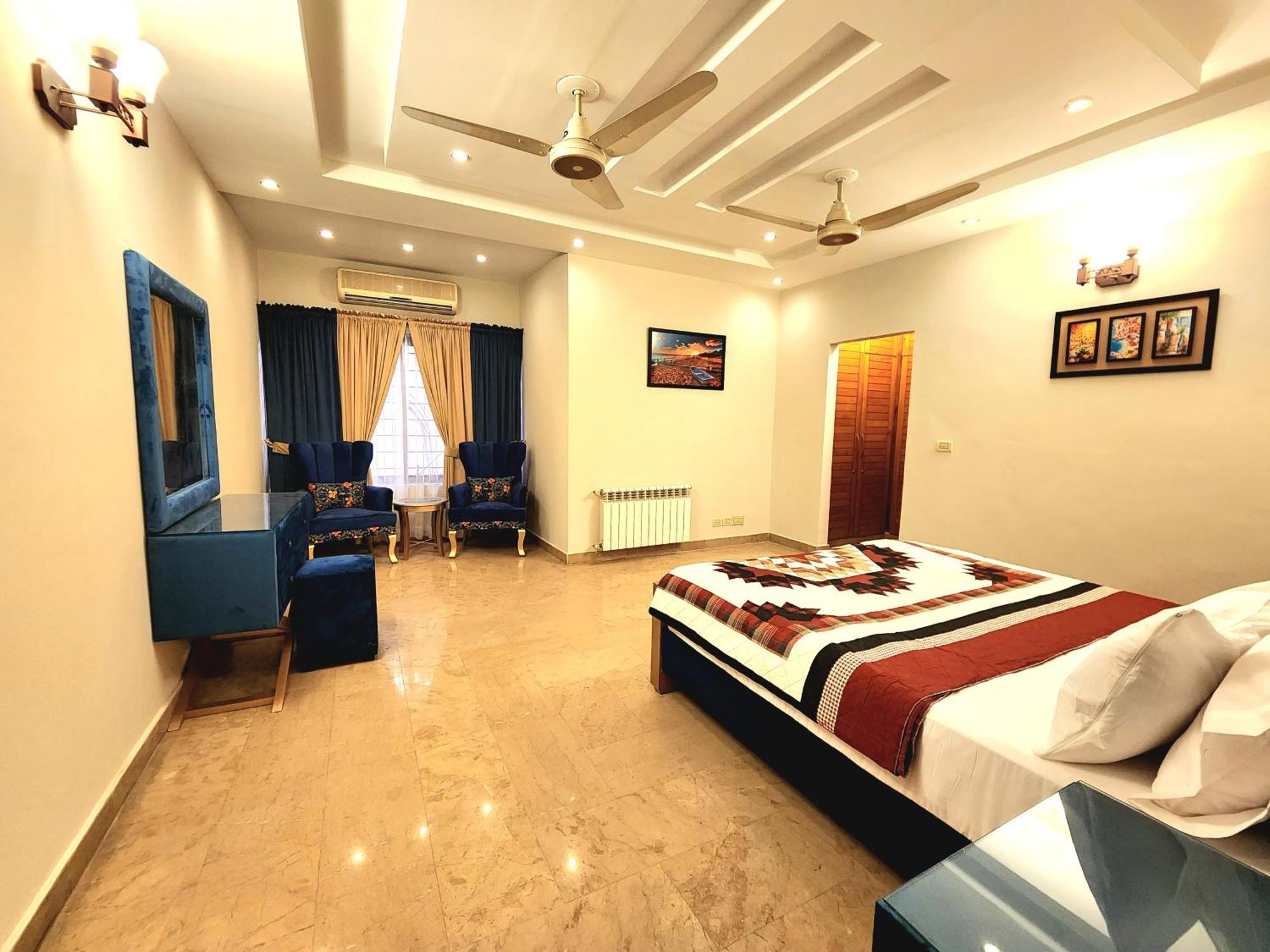 Luxurious Landing Apartments & Suites Bahria Town 라왈핀디 객실 사진