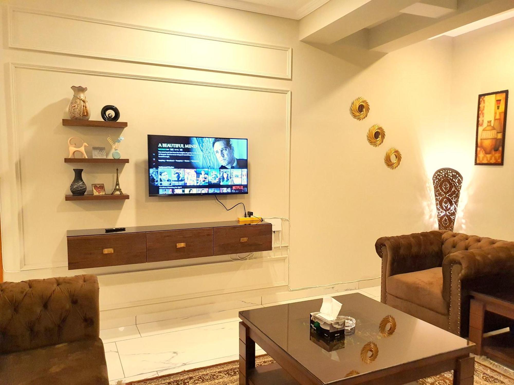 Luxurious Landing Apartments & Suites Bahria Town 라왈핀디 객실 사진